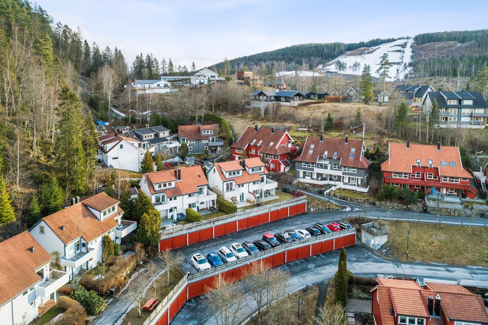 Et hyggelig nabolag med barnevennlige og rolige omgivelser. Galleribilde