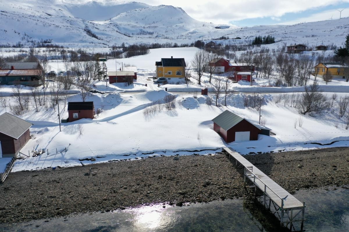 Umiddelbar nærhet til hav og flott turterreng.