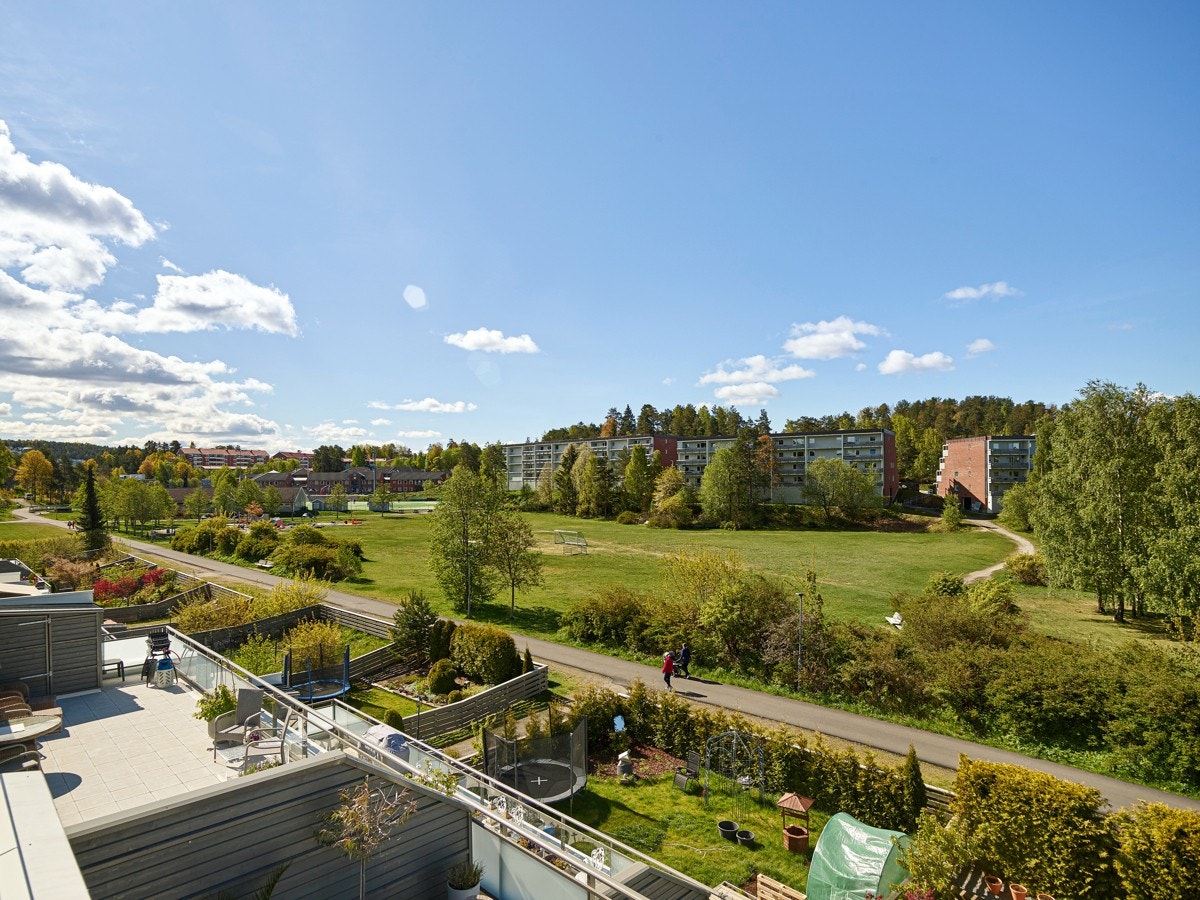 Hyggelig utsyn utover nærområdet som er regulert til friområde. Galleribilde