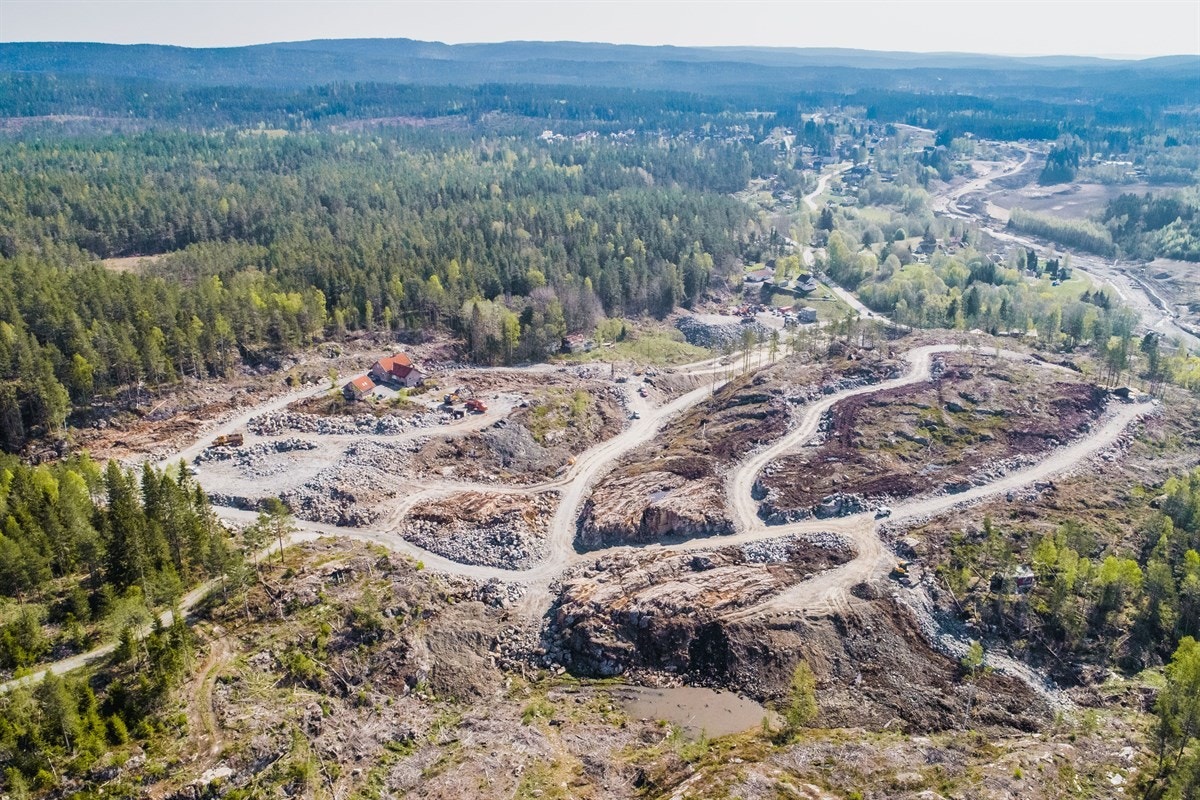 Flotte selvbyggertomter i Fet, tomtene er merket og kan fritt besiktiges. 757-1151 kvm. 20% BYA. Selges uten byggeplikt, kjøper står helt fritt i valg av husleverandør. Byggeklare høst 2019 Galleribilde