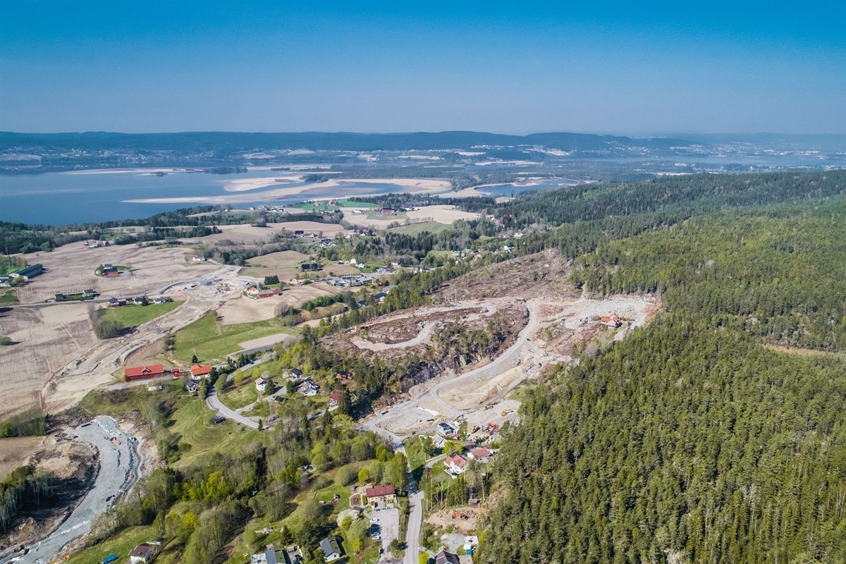 Tomtene leveres byggeklare med vei/vann og avløp til tomtegrensen, infrastruktur er estimert ferdigstillet sommer/høst 2019. Galleribilde