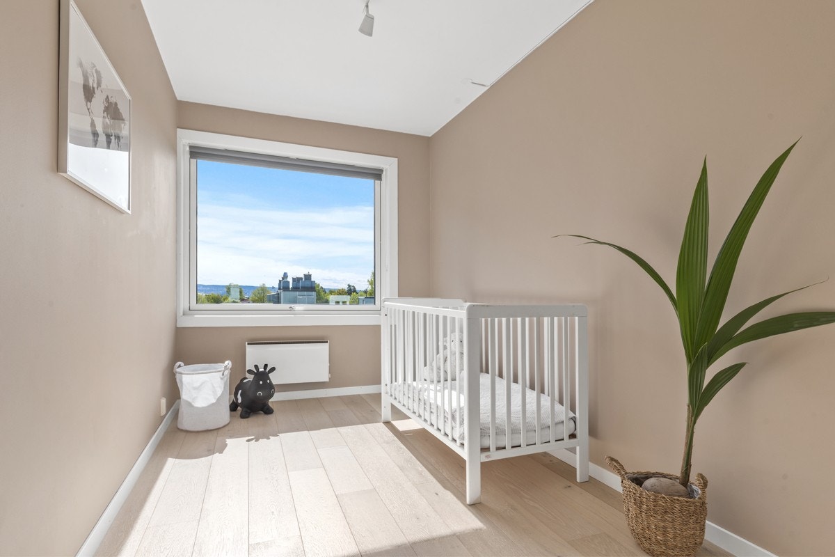 Soverom 2 passer fint som barnerom, gjesteværelse eller kontor. Galleribilde