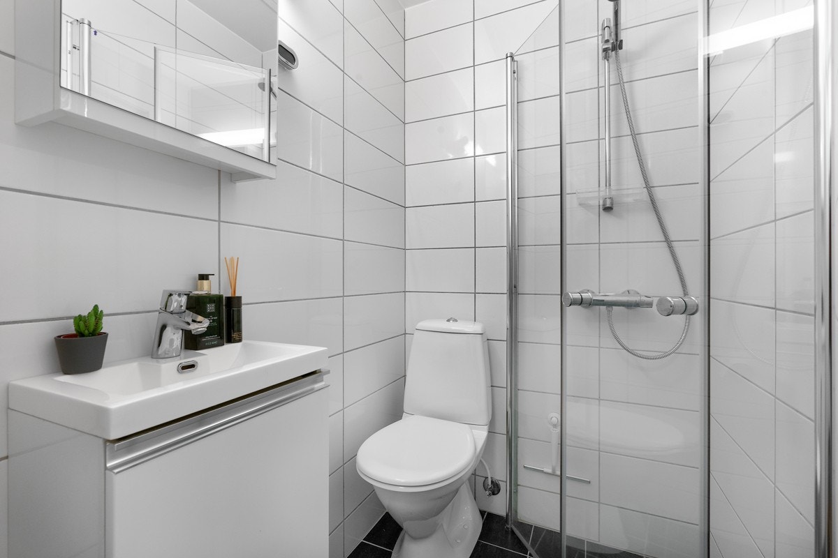 Flislagt bad med varmekabler i gulv. Galleribilde