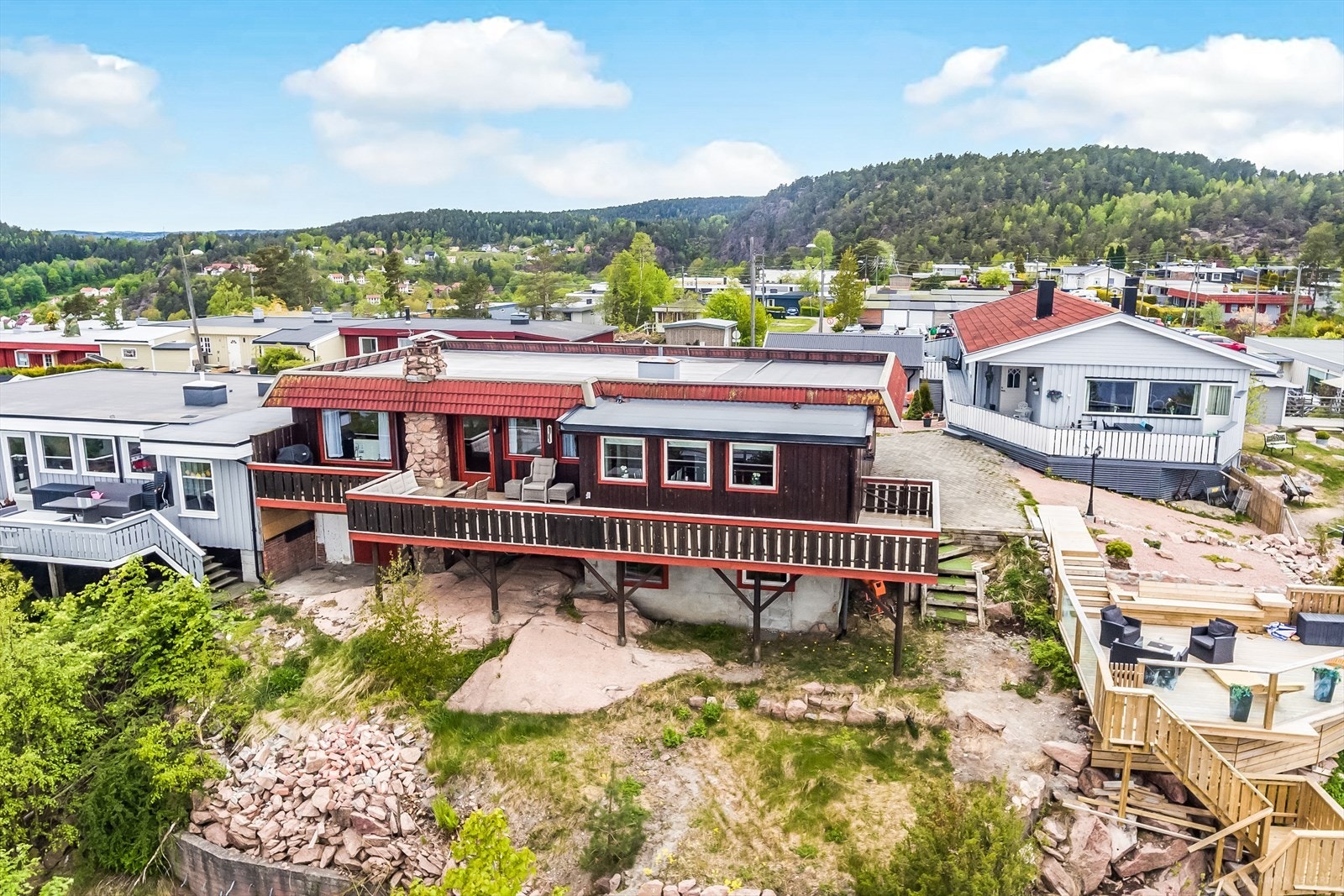 Bolig med panoramautsikt over fjorden. Galleribilde