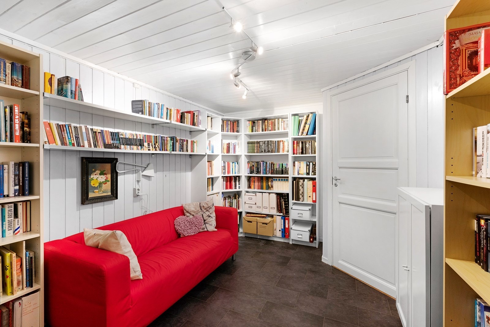 Mellomgang / bibliotek Galleribilde