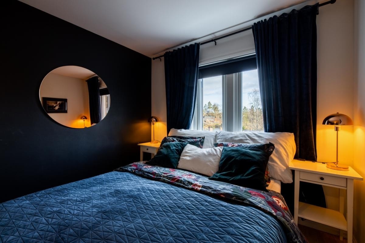 Hovedsoverommet, med screens. Her blir det lukket og mørkt. God størrelse, plass til romslig seng. Galleribilde