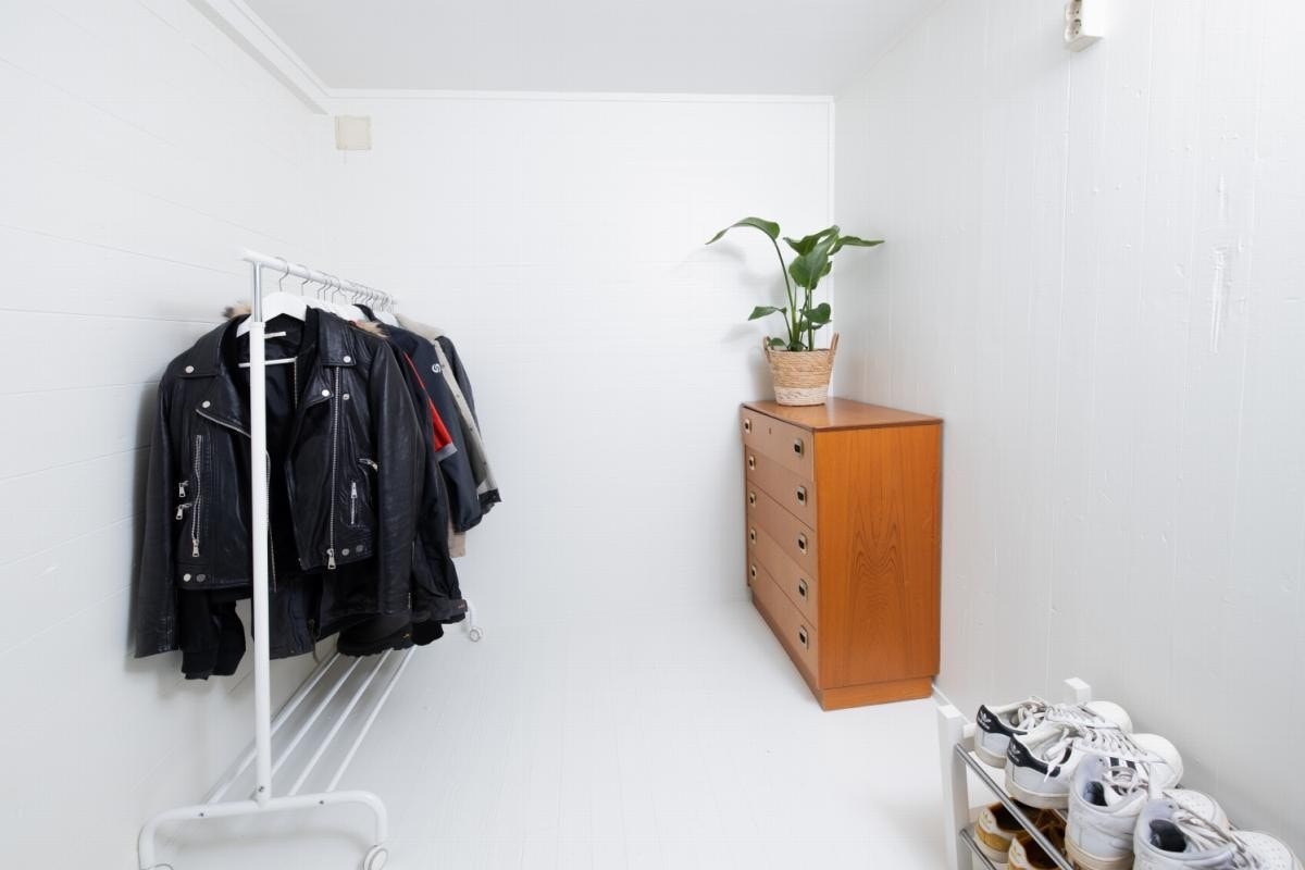 Lag din egen walk-in garderobe, i tilknytning til entreèn. Galleribilde