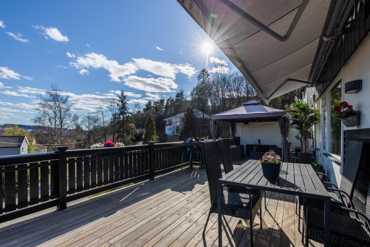 45 kvm terrasse hvor du kan lage din egen oase av møblering og bruke tiden til å nyte. Galleribilde