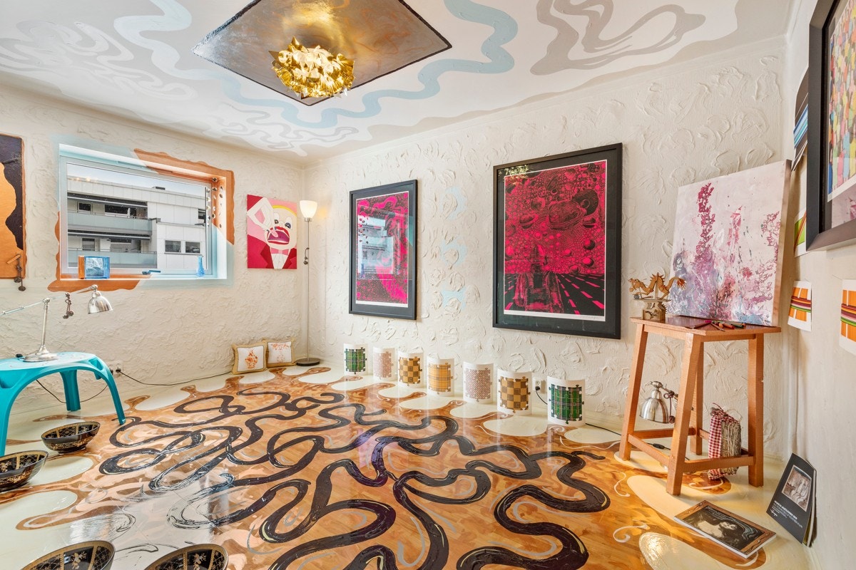 Hovedsoverommet er av svært god størrelse, og det er rikelig med plass til å innrede med dobbeltseng og tilhørende nattbord. Galleribilde