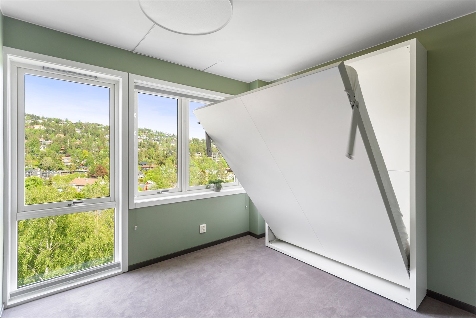 Løsningen sikrer god utnyttelse av rommet som kontor og soverom/gjesterom. Galleribilde