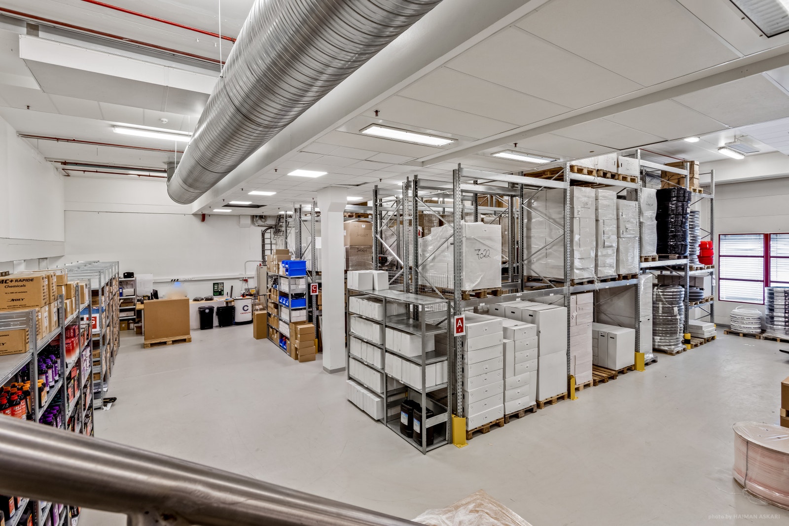 Takhøyde fra 5,4 til 2,4 meter Galleribilde