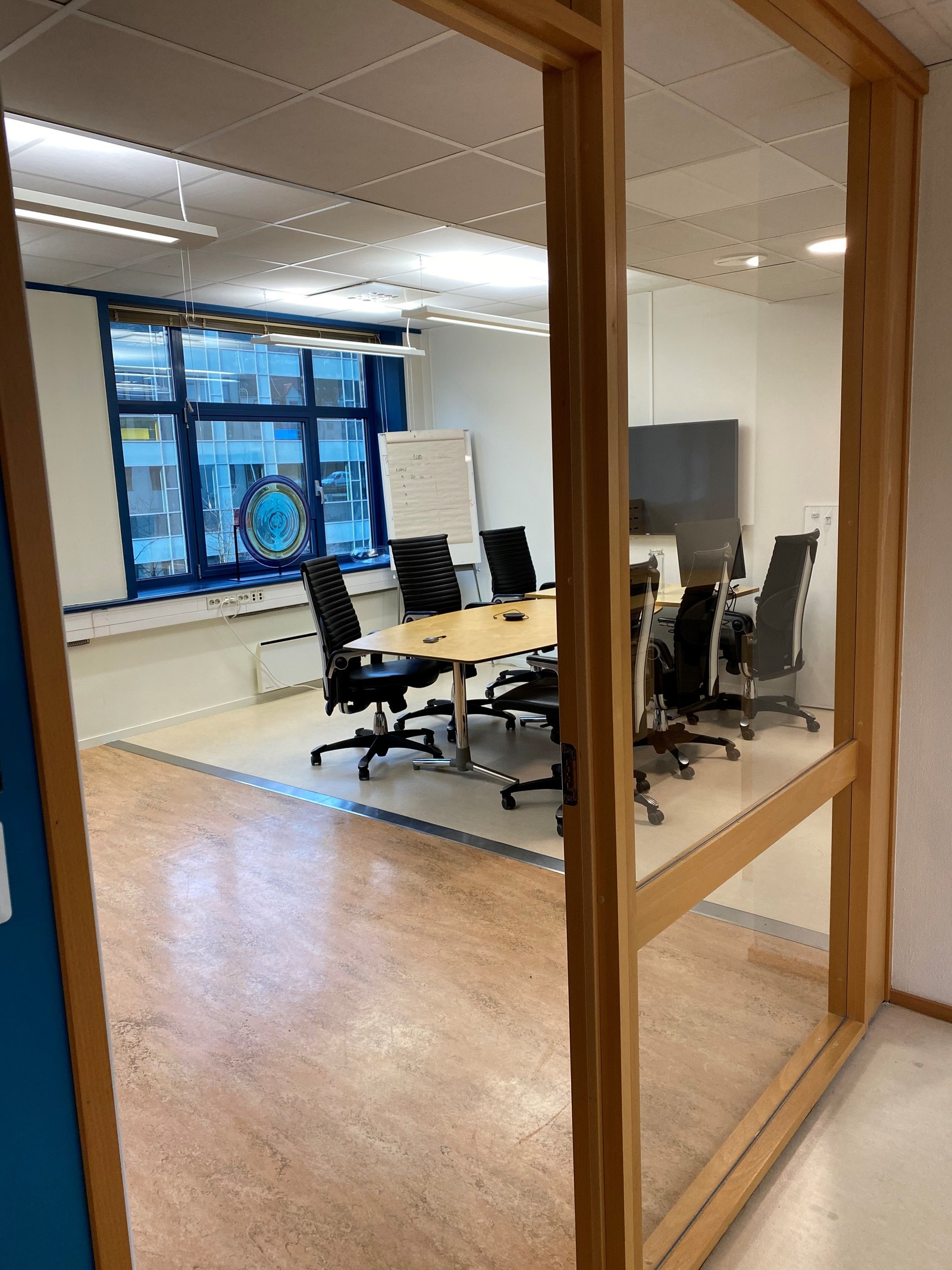 Møterom innerst i lokalet Galleribilde