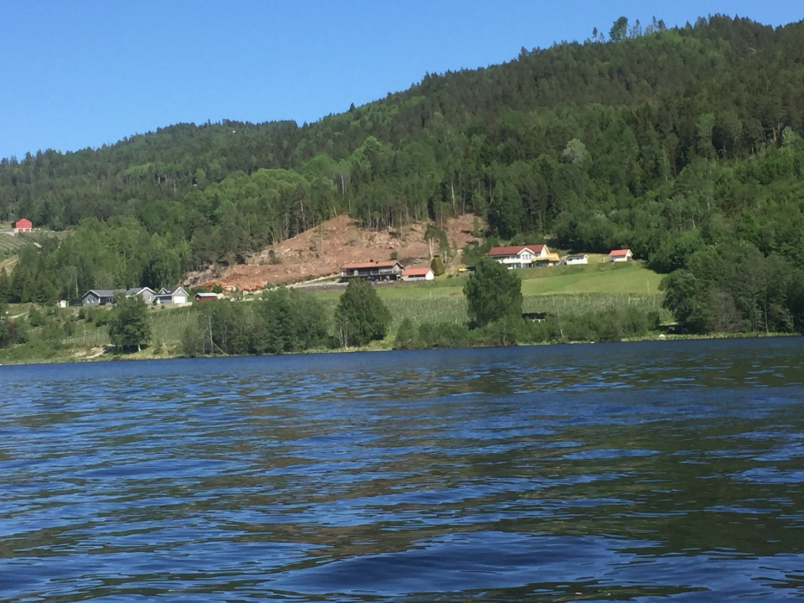 Tomter sett fra Norsjø Galleribilde