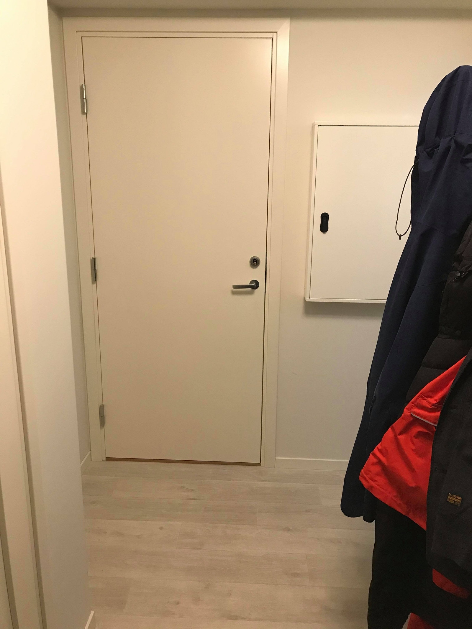 Inngangsparti inn til hybelleilighet Galleribilde