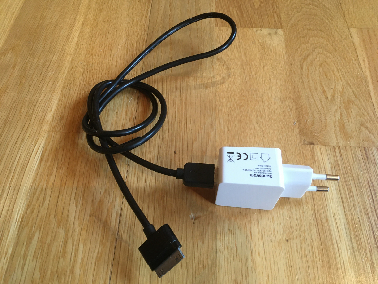 Lader og kabel for Samsung Galaxy Tab nettbrett selges Lader og kabel for Samsung Galaxy Tab nettbrett selges