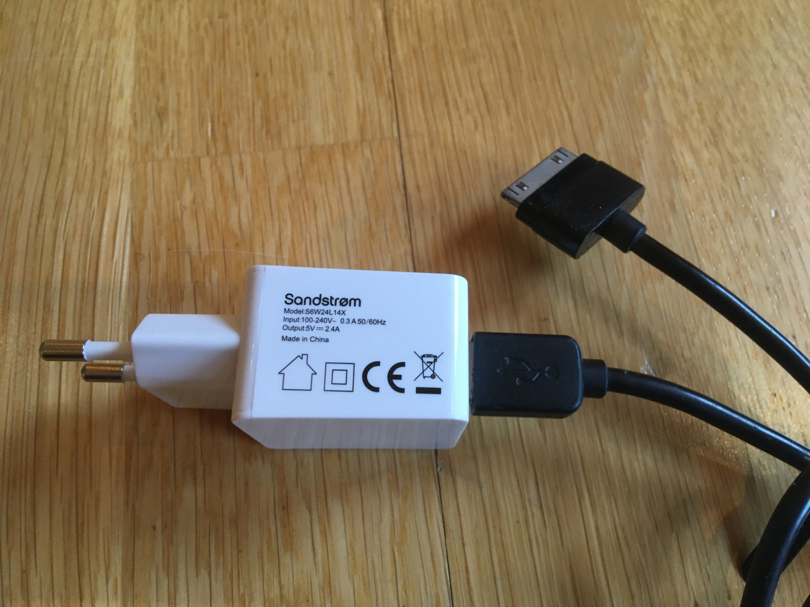 Lader og kabel for Samsung Galaxy Tab nettbrett selges Lader og kabel for Samsung Galaxy Tab nettbrett selges