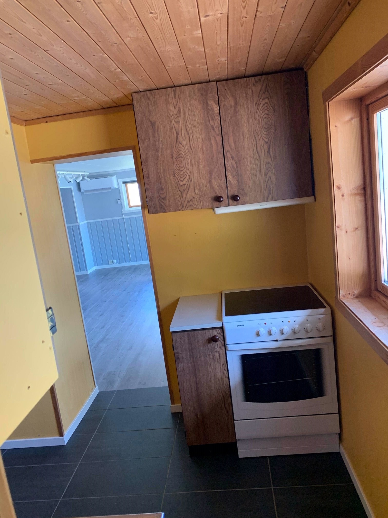 Kjøkken mot stue Galleribilde