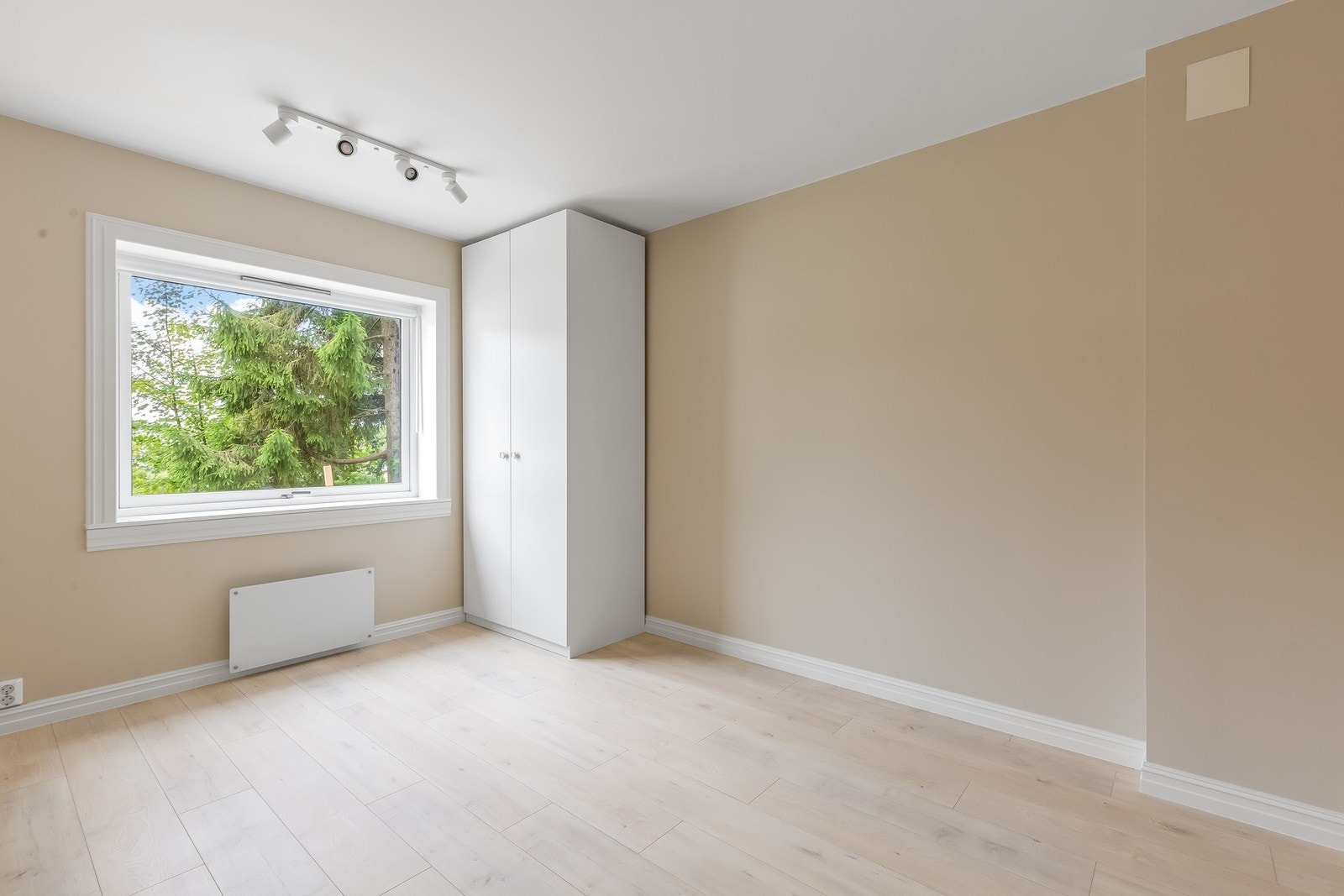 Rom 4 - UTLEID Galleribilde