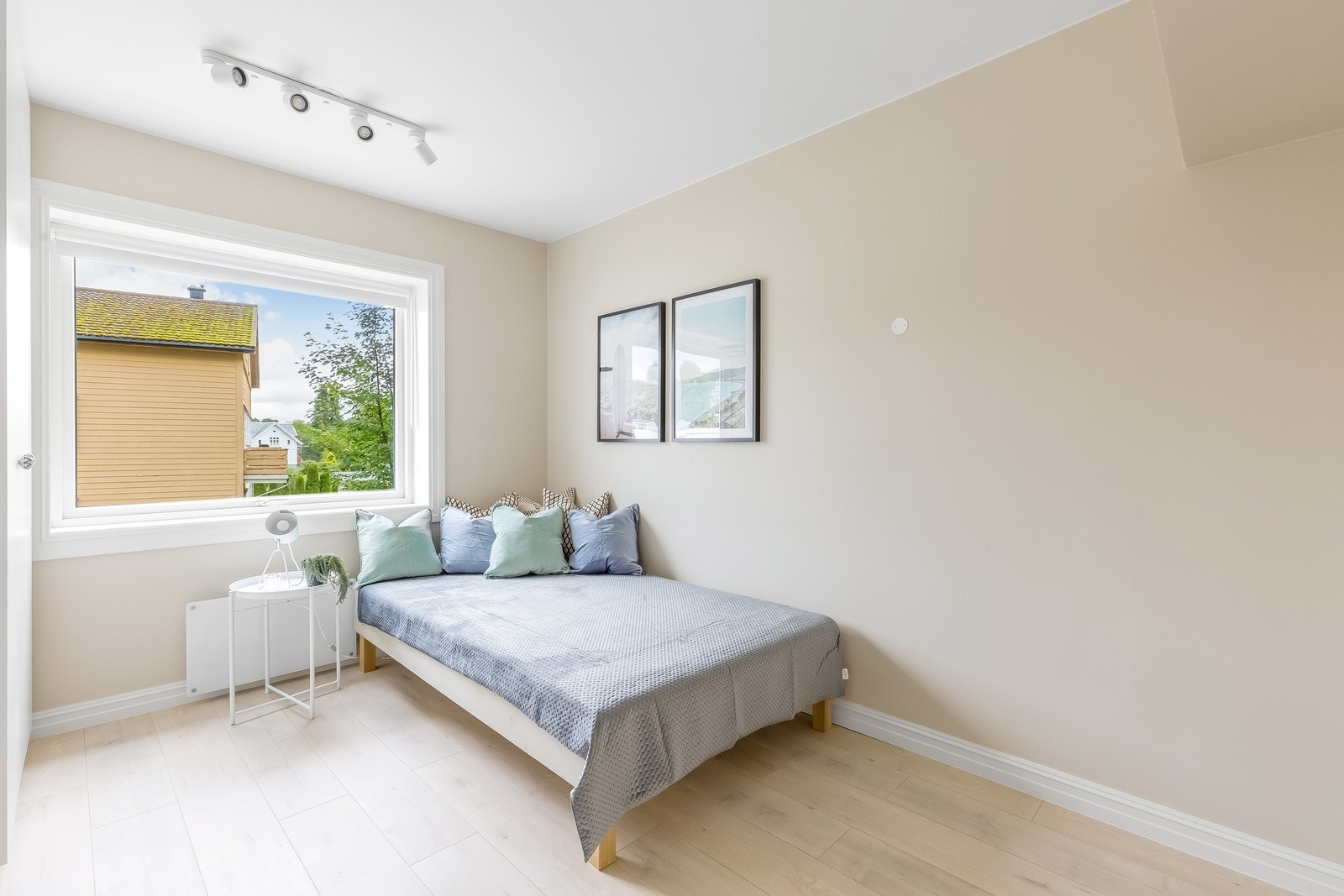 Rom 2 - UTLEID Galleribilde