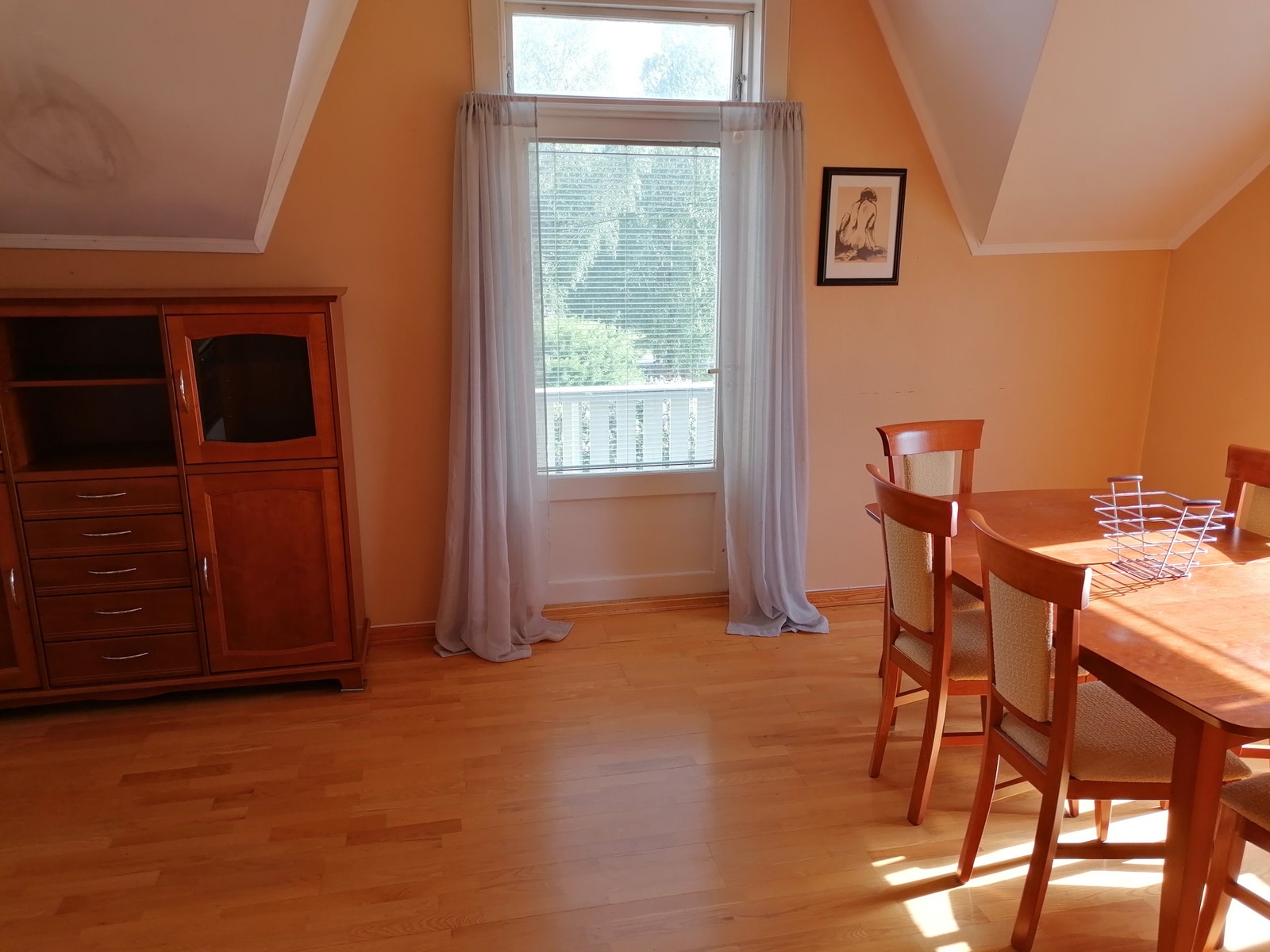 Spisestue mot veranda Galleribilde