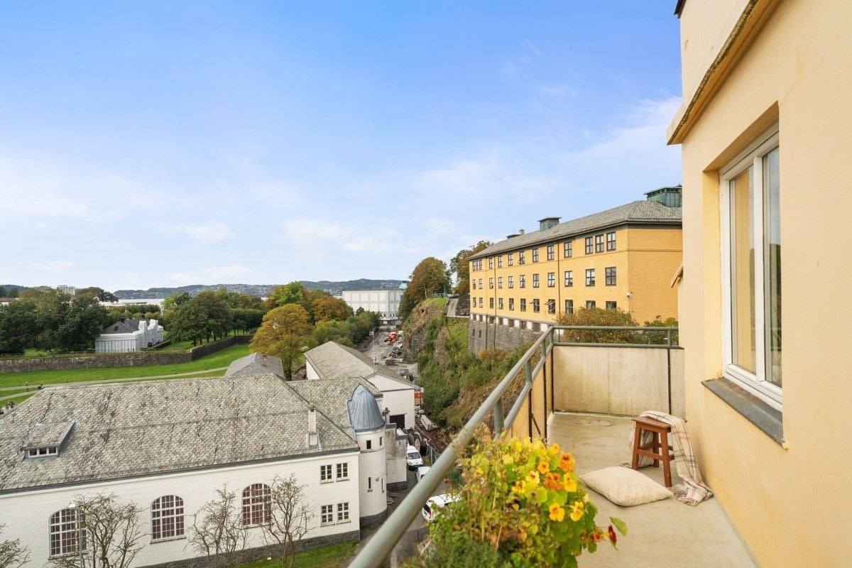 Toppleilighet med nydelige sol- og utsiktsforhold. Galleribilde