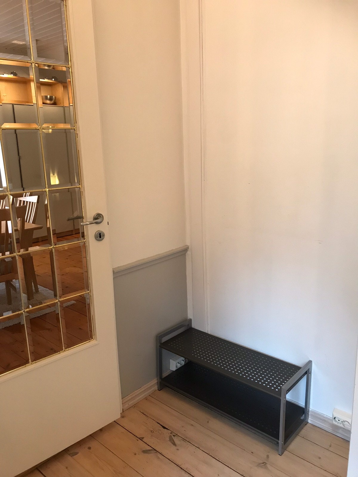 Entre hovedetasje med inngang til spisestue/stue Galleribilde