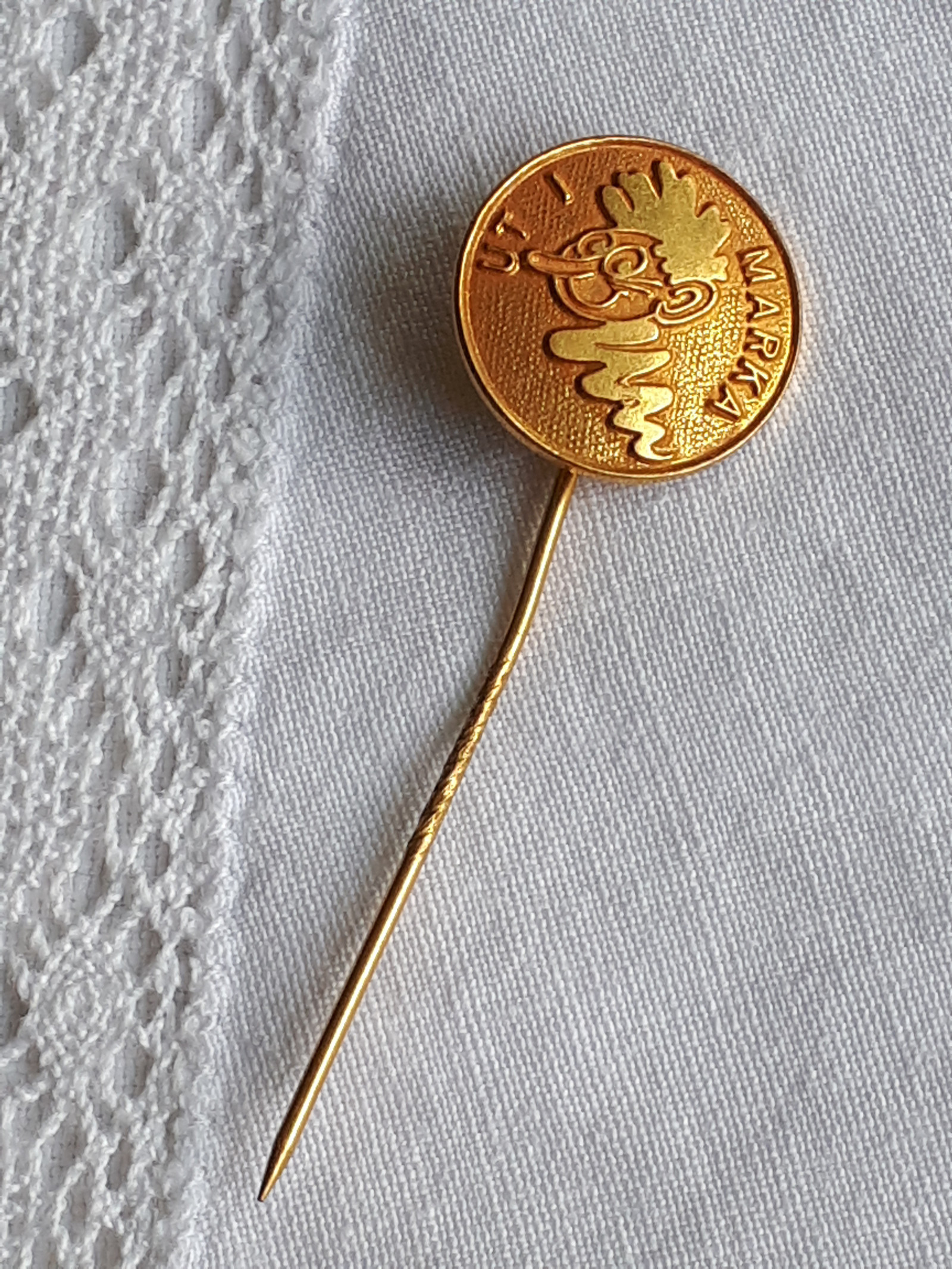 Trimtrollet pin, jakkemerke UT I MARKA merke, nål fra 1960 Pin på Gull til håndarbeid