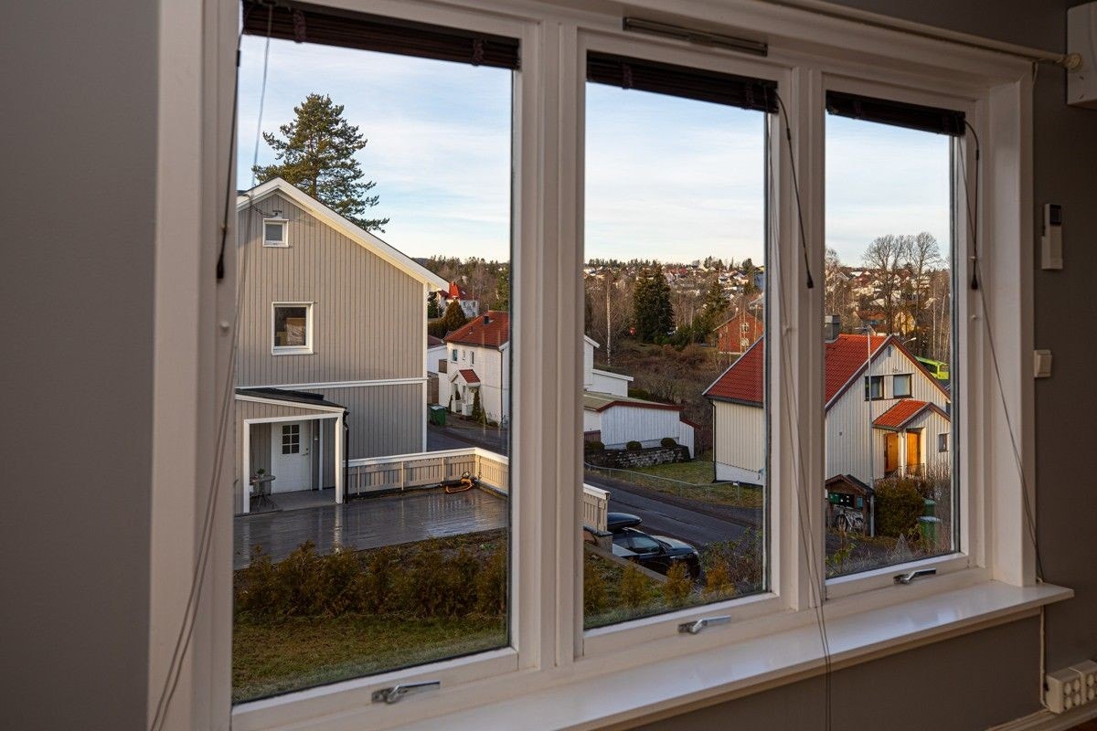Store vinduer med mye lysinnslipp Galleribilde