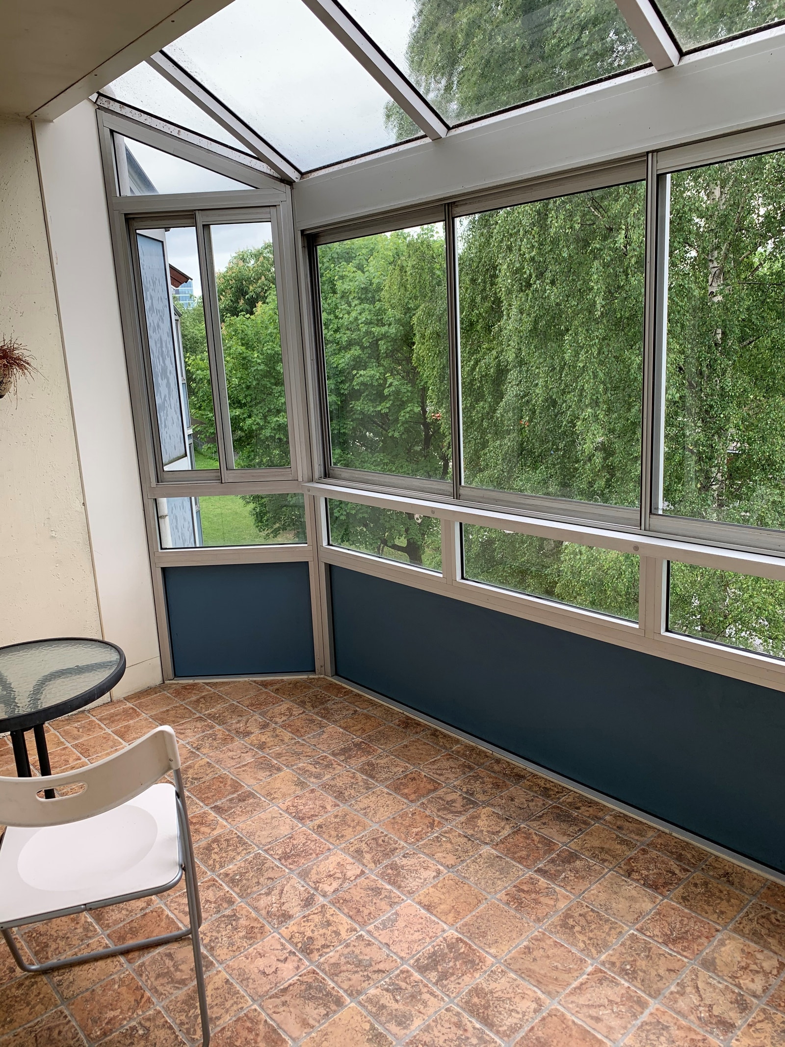 Stor innglasset balkong Galleribilde