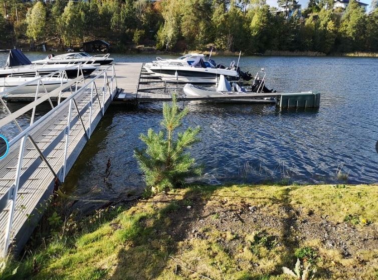 Privat brygge på eiendommen Galleribilde