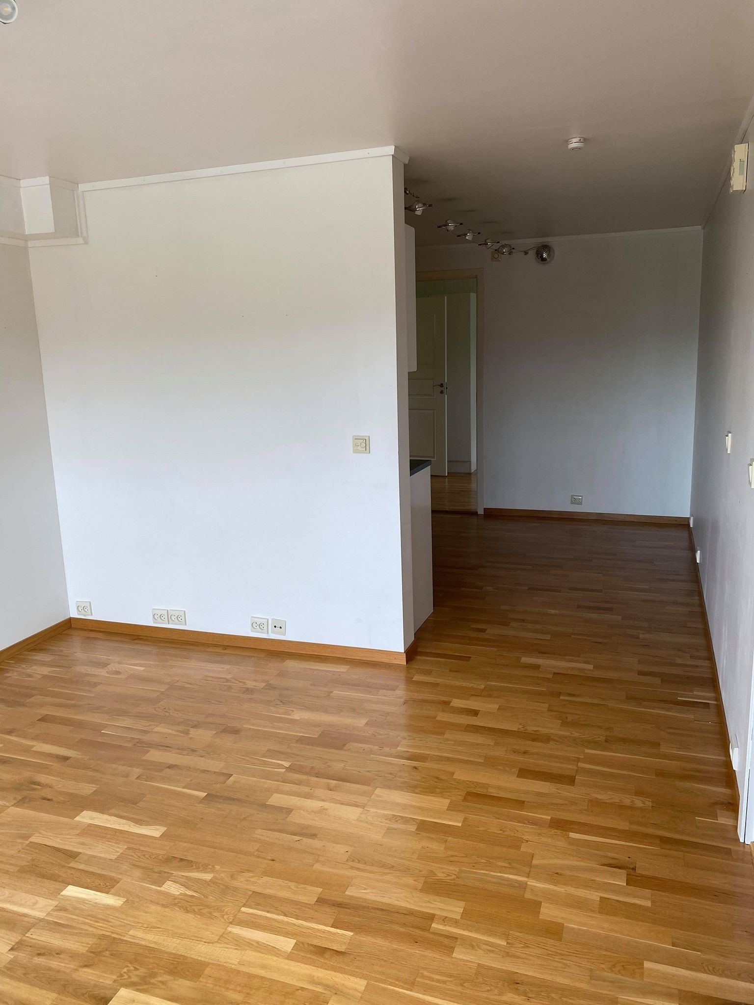 Stue mot kjøkken Galleribilde