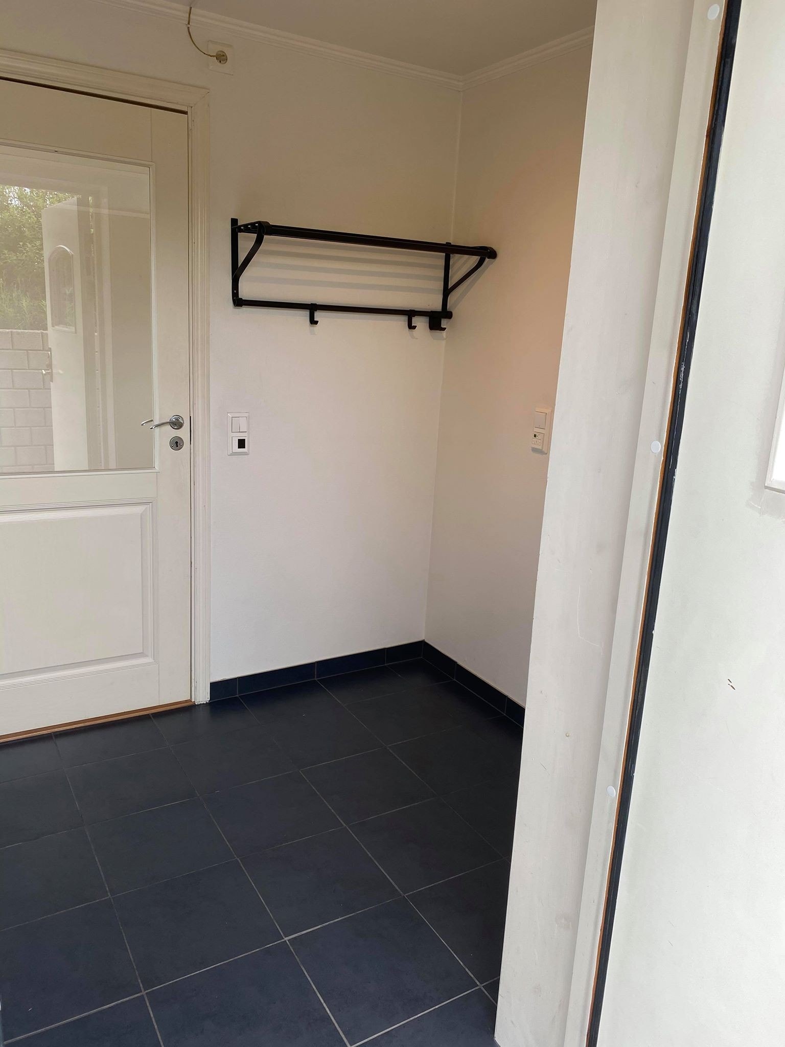 Flislagt gang, med varmekabler i gulvet Galleribilde