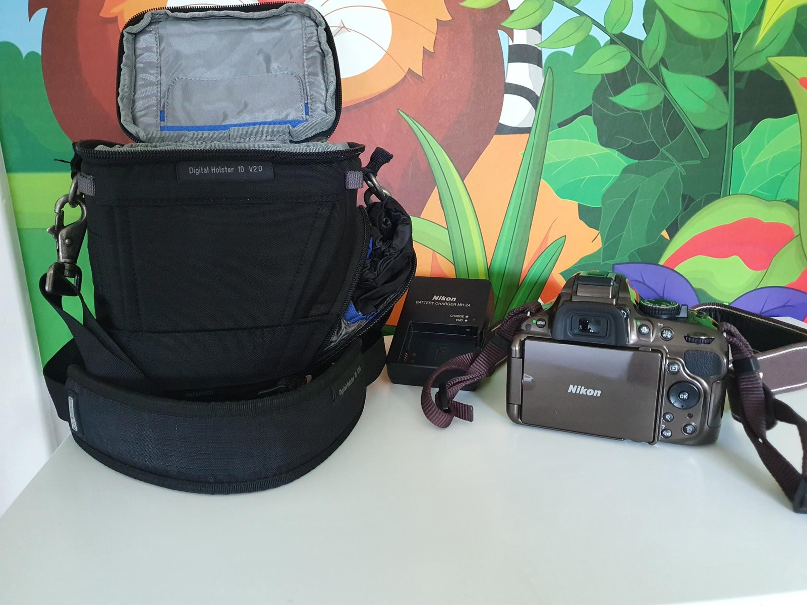 Nikon D5200 MH 24 med lader,bæreveske i slitesterkt og NIKON battery charger MH 24 | FINN.no