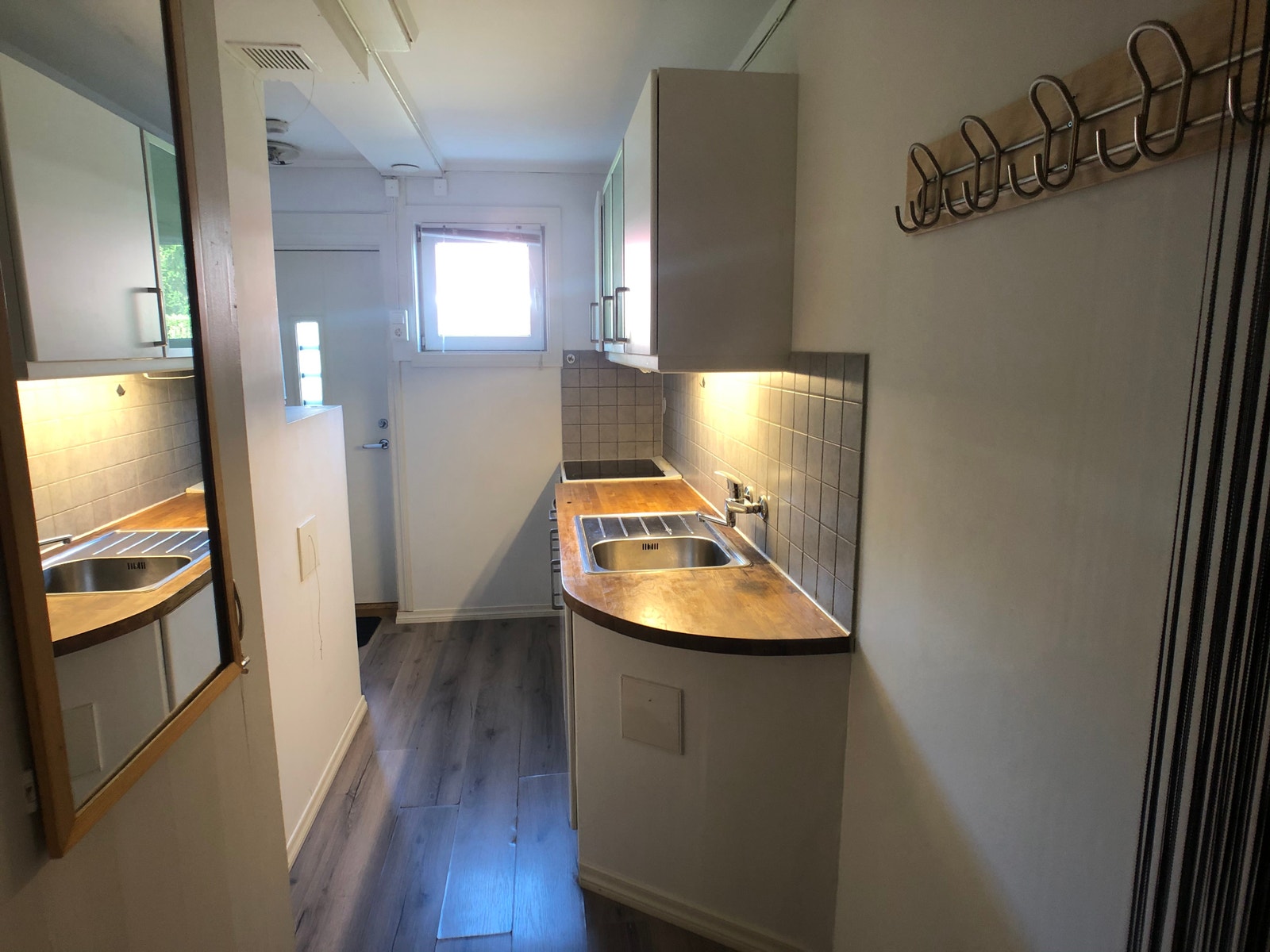 Kjøkken mot dør Galleribilde