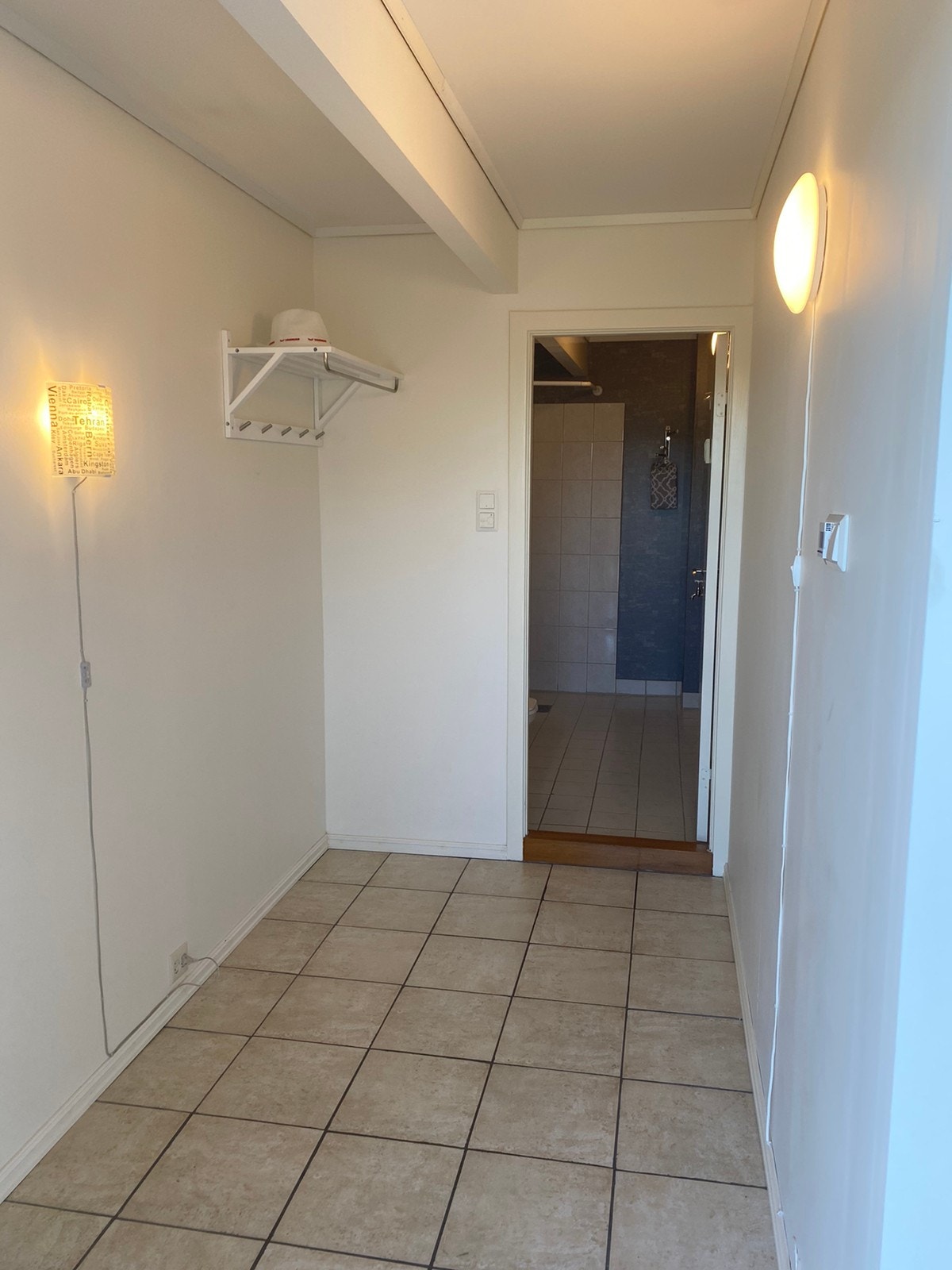 Entre (mot baderom) Galleribilde