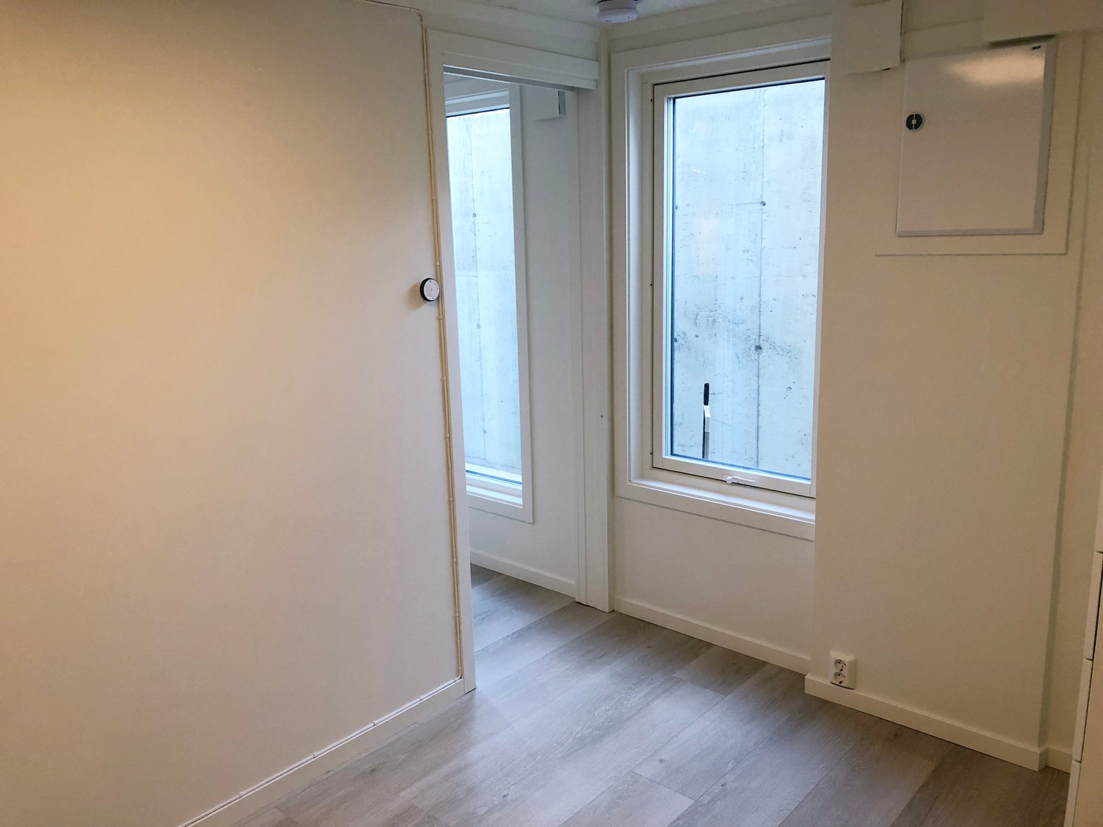 Soverom med plass til dobbeltseng Galleribilde