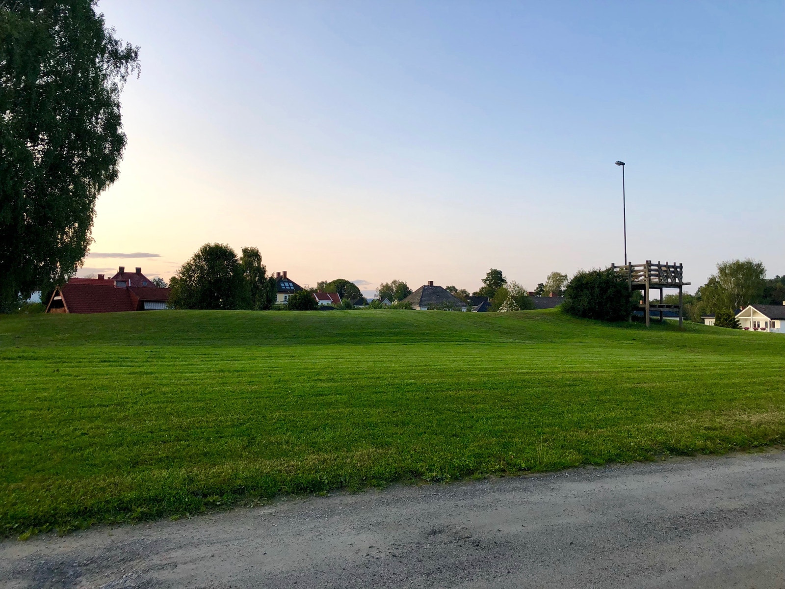 Kommunal park på andre siden av gaten Galleribilde