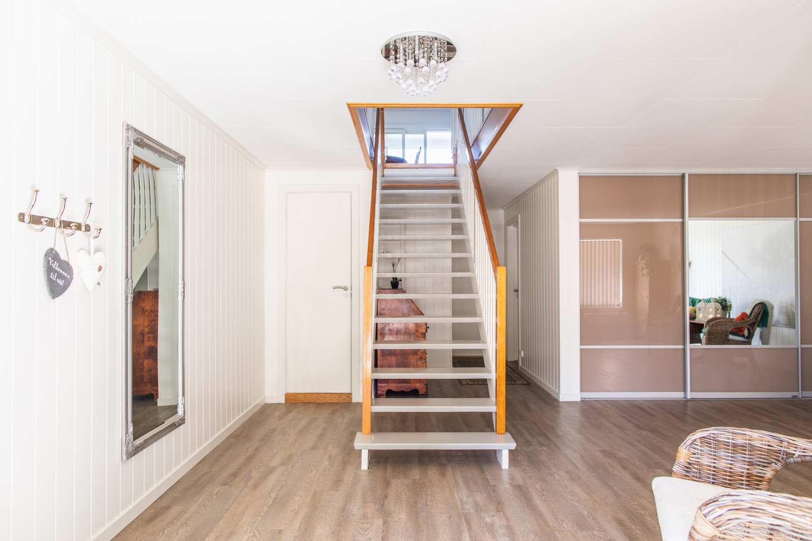 Inngangsparti med trapp til stue Galleribilde