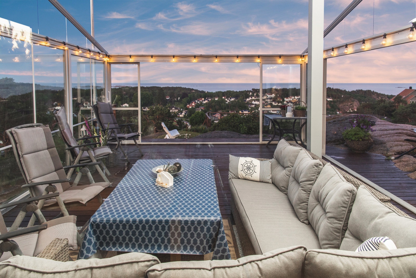 Utsikt fra stue og veranda Galleribilde