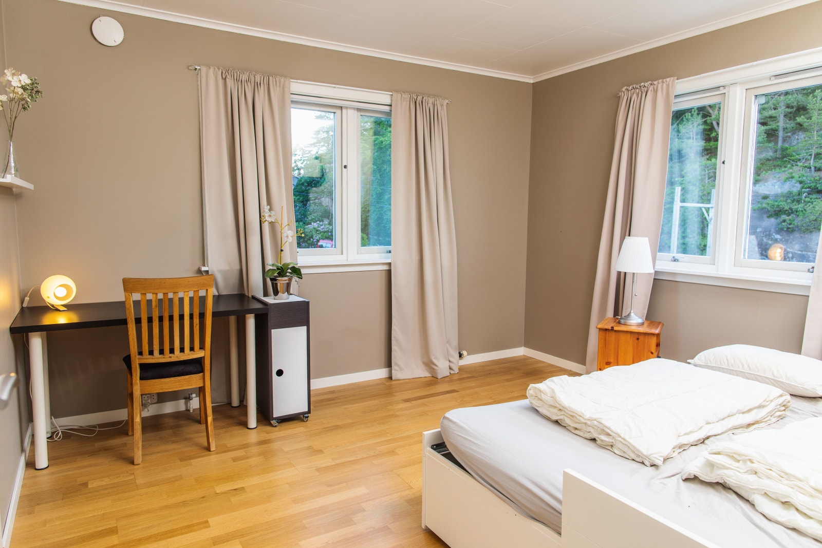 Soverom i 2 etg. med dobbeltseng Galleribilde