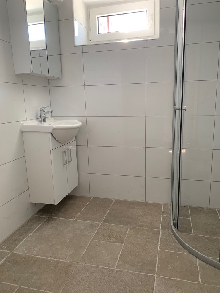 Bad med dusj Galleribilde