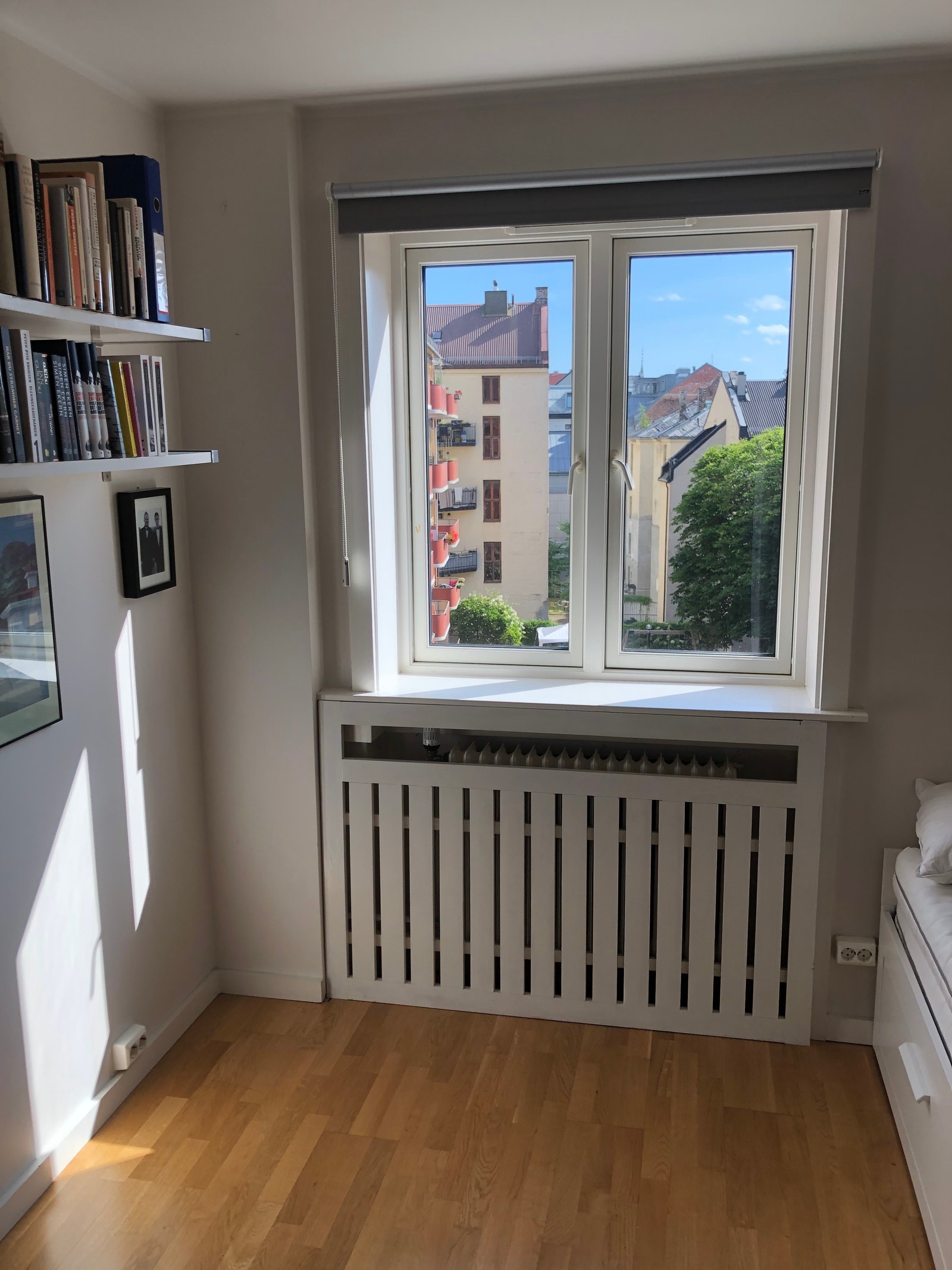 Det minste soverommet har også to garderobeskap. Galleribilde