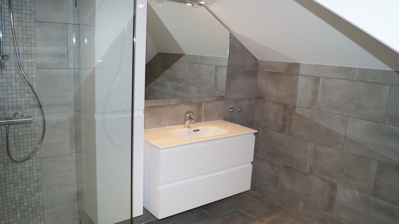 Servant på bad Galleribilde