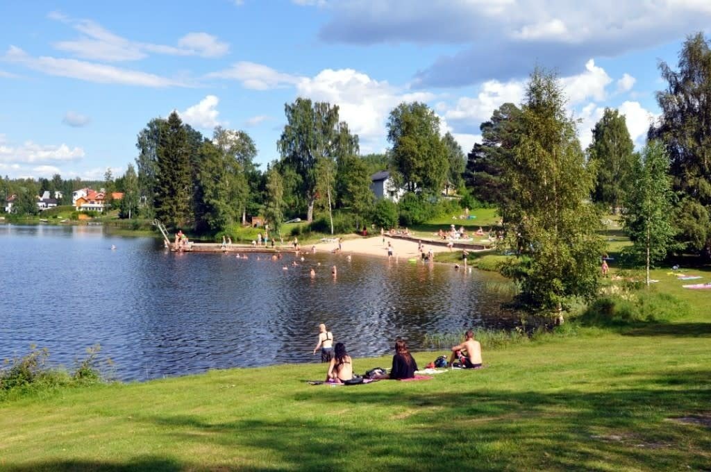 Idyllisk natur og badeplass i umiddelbar nærhet Galleribilde