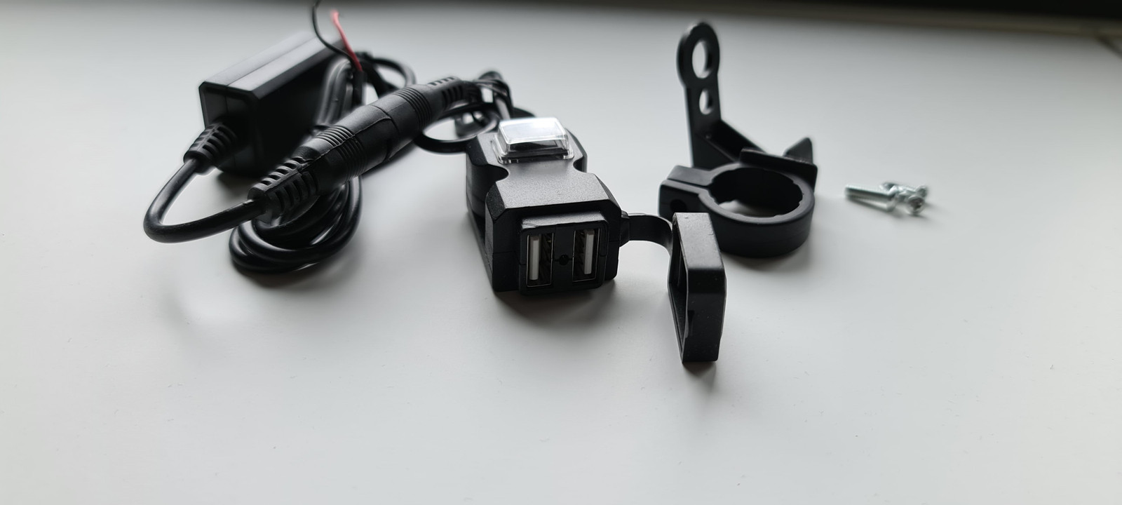 USB lader til Motorsykkelmoped med knapp | FINN.no USB lader til Motorsykkelmoped med knapp | FINN.no