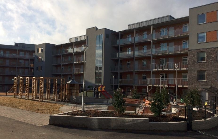 Innbydende lukket bakgård Galleribilde