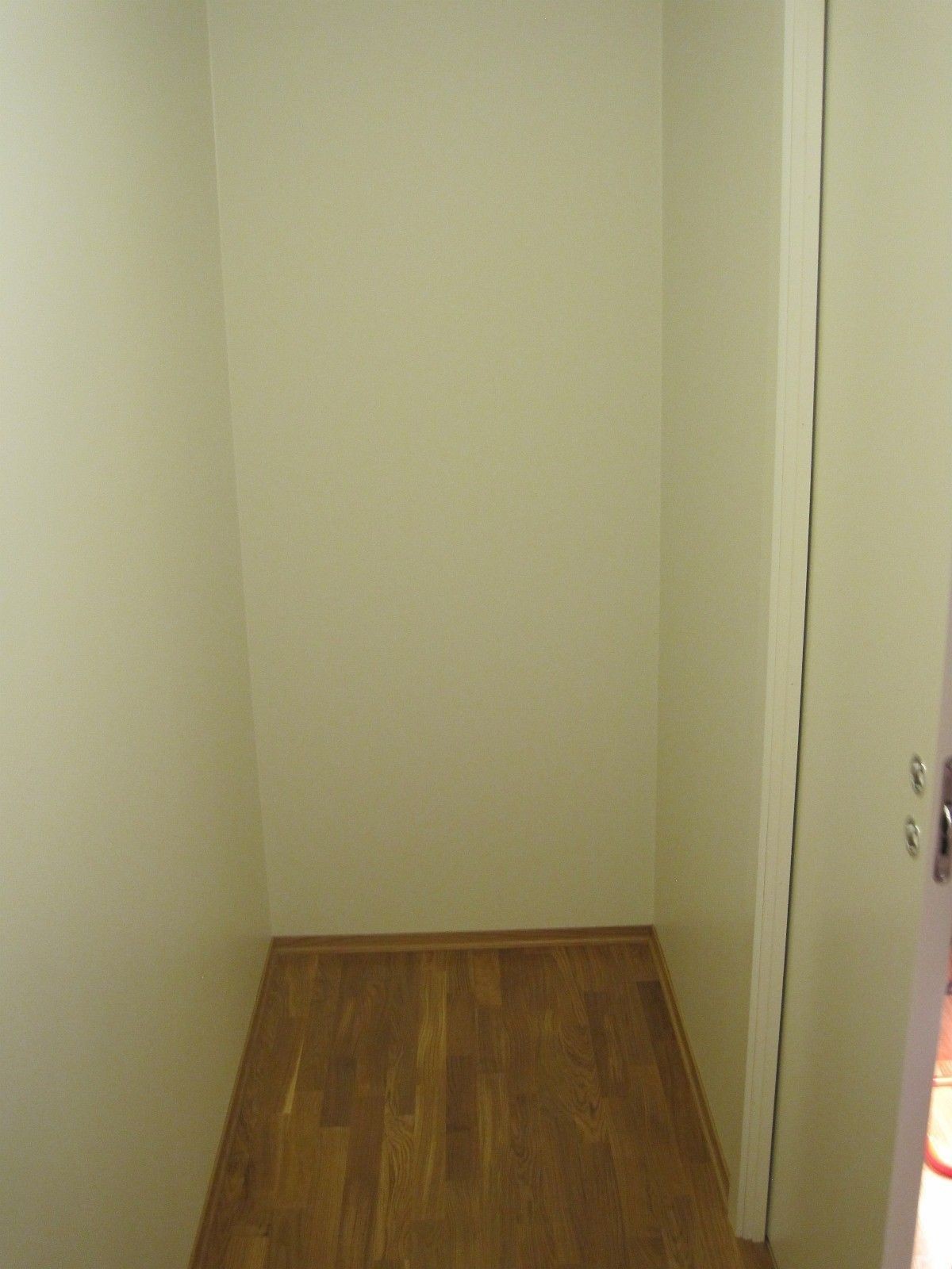 Stor innvendig bod med masse plass Galleribilde