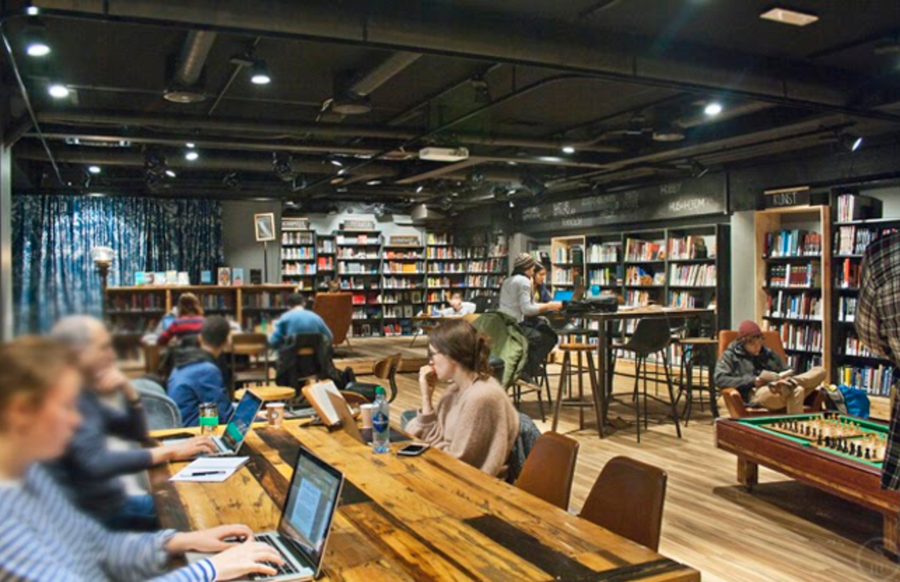 Deichman Tøyen - Her kan man lese og gjøre andre hyggelige aktiviteter Galleribilde