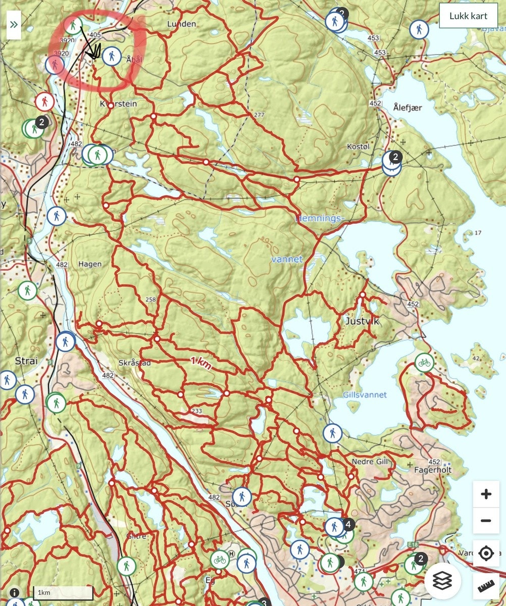 Huset er tilknyttet et omfattende turnett som strekker seg helt til kristiansand. Turstien begynner i hagen. Galleribilde