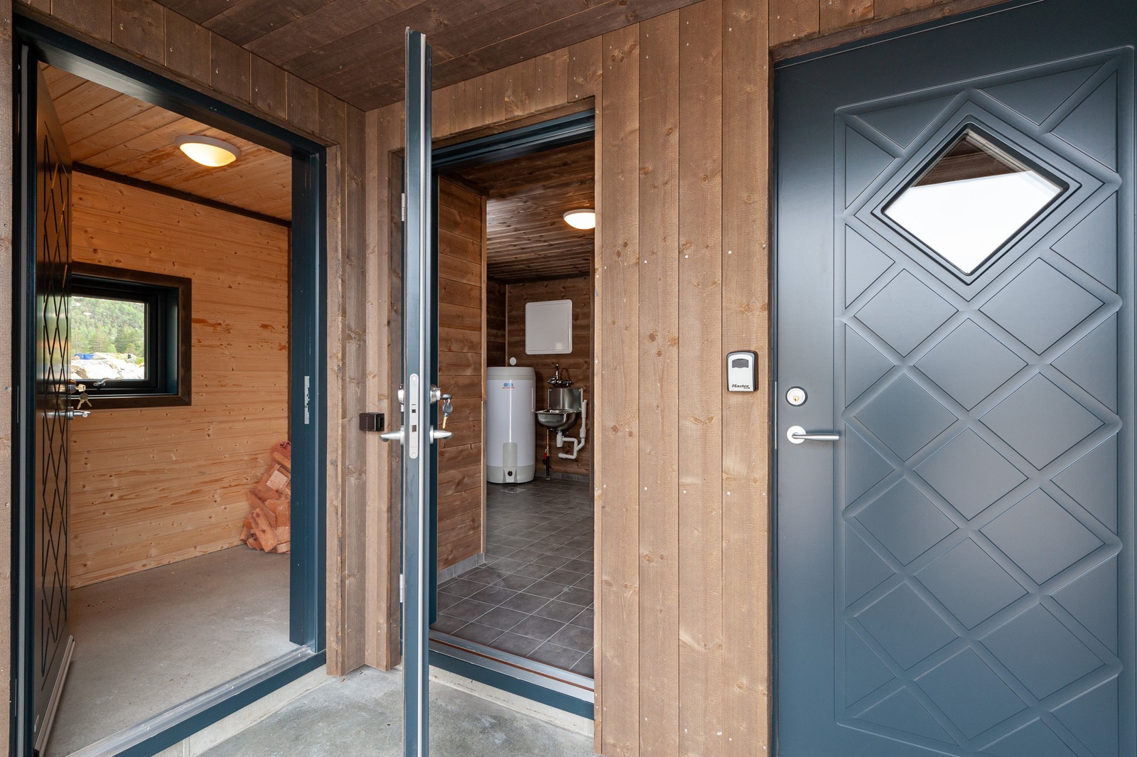 Inngangsparti (Skibod og vaskerom) Galleribilde